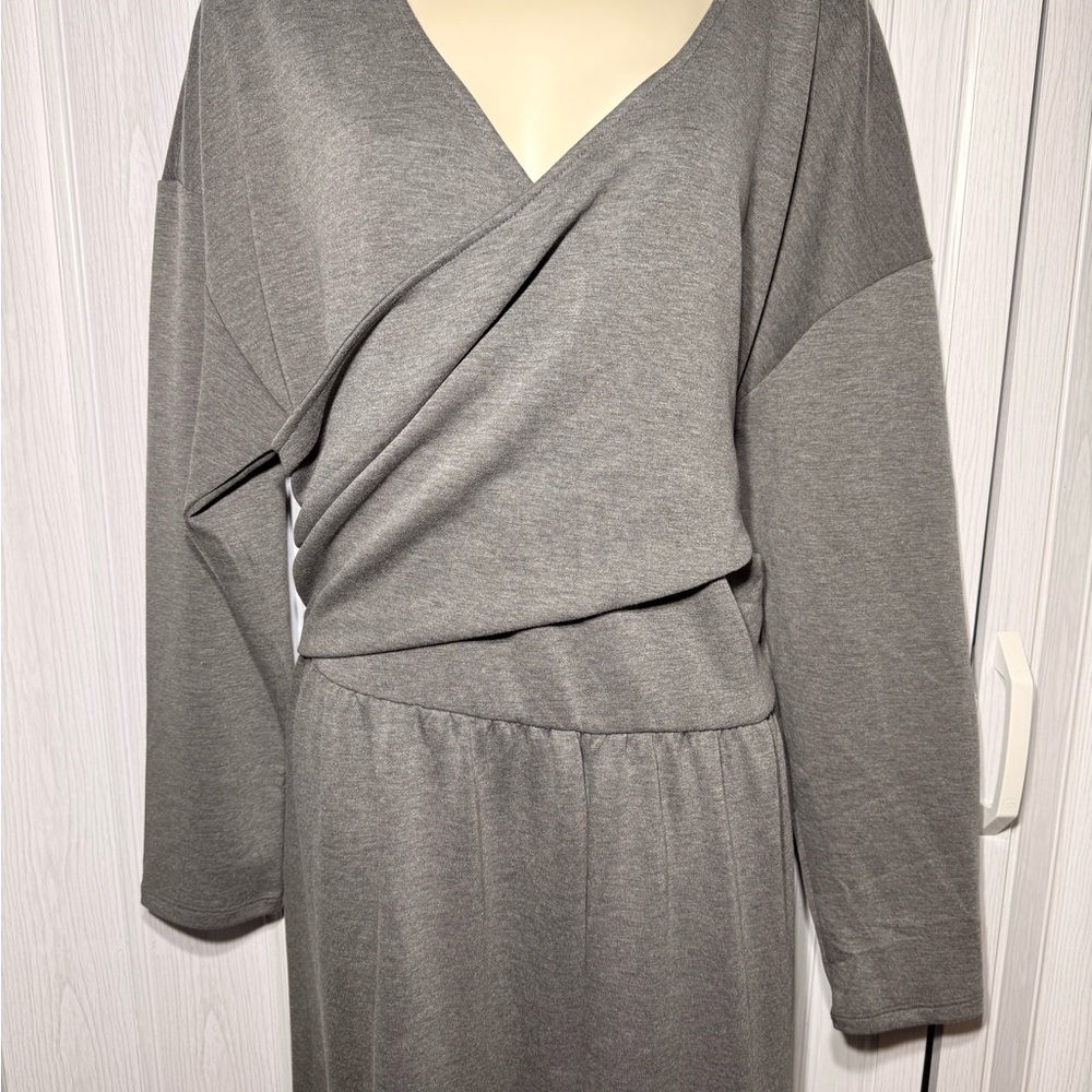 NWT- Express Women’s Luxe Lounge Long Sleeve Surplice Wide Leg Jumpsuit sz XL - Picture 4 of 14